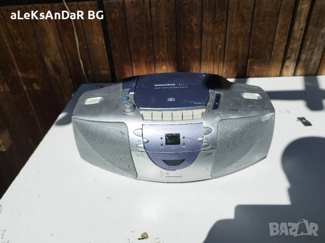 Радио касетофон Grundig 