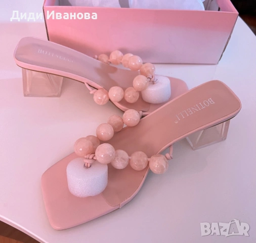 Розови сандали с нисък ток от еко кожа