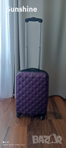 Малък твърд олекотен куфар 1,8 кг за ръчен багаж