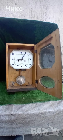 Стенен руски работещ часовник"Янтар"