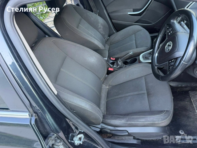 Opel Astra 1.7 CDTI 128кс климатик / дясна дирекция - цена 4693,99 лв или 2400 евро моля БЕЗ бартери, снимка 4 - Автомобили и джипове - 54597864