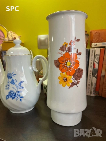 Порцеланови вази ,чайници и др.