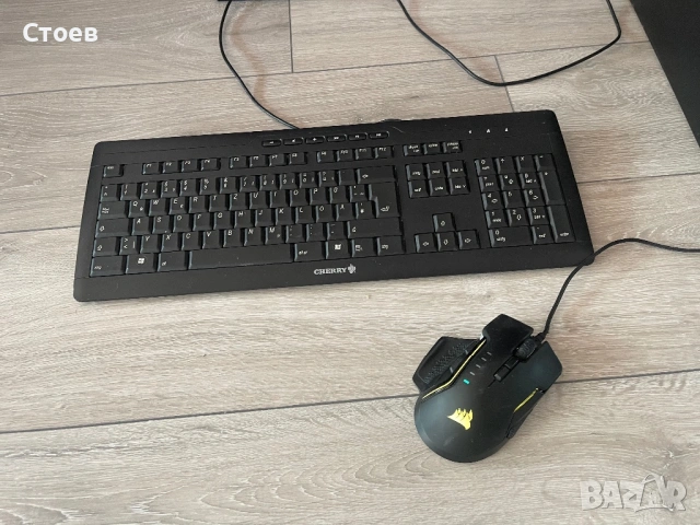 Продавам стария си компютър Asus, снимка 4 - Геймърски - 54796868