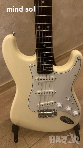 Squier by Fender 62 Reissue Stratocaster Red SQII-STR Japan MIJ, снимка 4 - Китари - 54585907