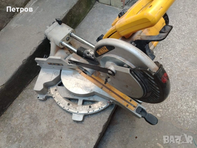 Потапящ циркуляр с герунг DeWalt, снимка 7 - Циркуляри - 54877636