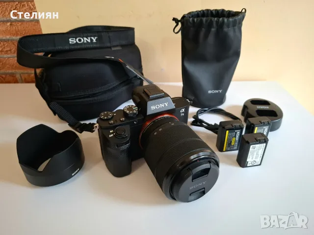 Sony A7 II с обектив 28-70, три батерии и калъф, снимка 2 - Фотоапарати - 55431655