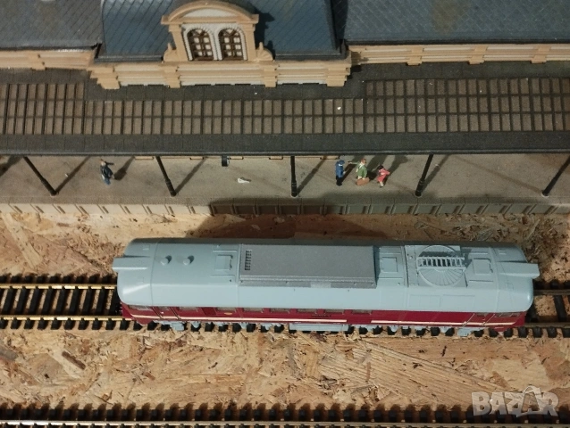 Дизелов локомотив Roco BR120 HO 1/87, снимка 4 - Колекции - 54407874