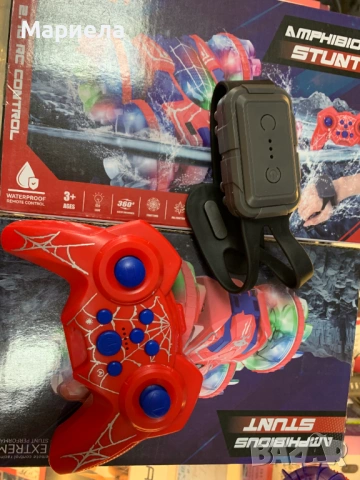 RC каскадьорска кола с 2 дистанционни / Spider Man, снимка 4 - Коли, камиони, мотори, писти - 54639991