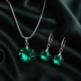 Комплект бижута Сваровски Emerald – колие и обеци със зелени кристали, снимка 3