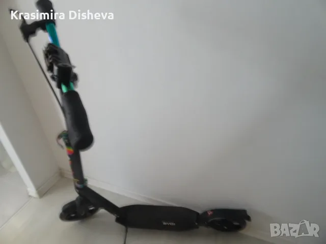 ПРОДАВАМ ТРОТИНЕТКА СЪС СПИРАЧКА+ ПОДАРЪК , снимка 2 - Велосипеди - 55479964
