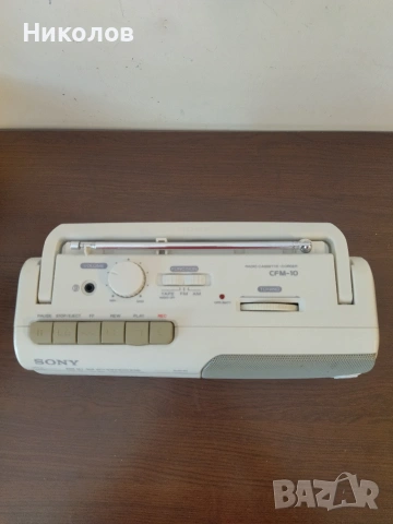 Продавам радио с касетка SONY CFM-10, снимка 2 - Радиокасетофони, транзистори - 55256503