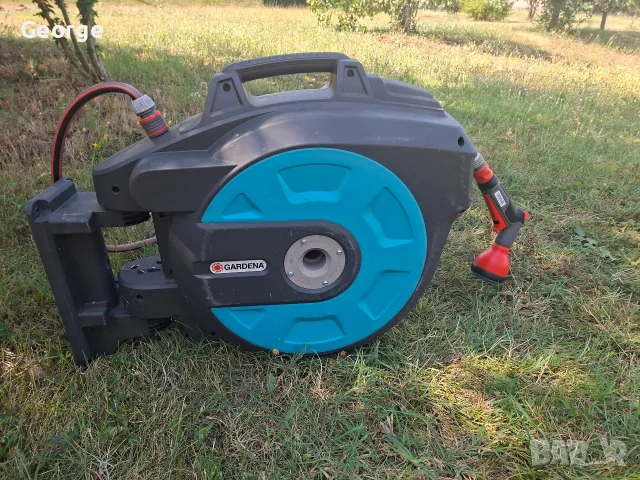 Стенна макара с автоматично навиване на маркуч GARDENA Comfort (модел Roll-up automatic 35). , снимка 2 - Напояване - 55569868