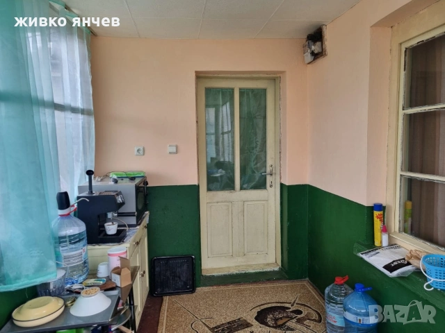 Продавам едноетажна къща в с. Карагеоргиево, снимка 8 - Къщи - 53992289