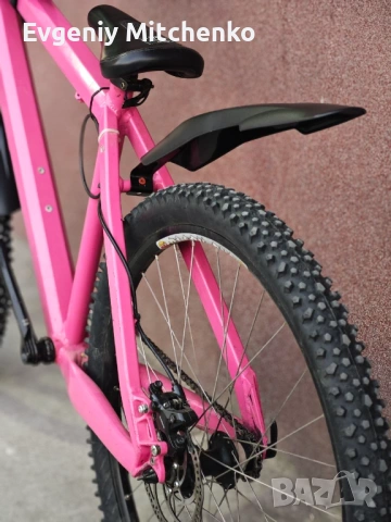 Продавам страхотен розов планински велосипед (MTB) – отлично състояние!, снимка 4 - Велосипеди - 54699920