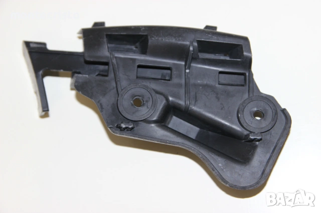 Ляв държач предна броня VW Golf 5 plus 6 plus (2004-2014г.) 5M0807049 / 5M0807183 / 5M0807935 V VI, снимка 2 - Части - 54506002