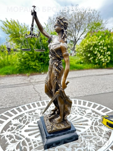 Масивна бронзова Темида (51 см, 7.3 кг) – Подпис Mayer – Бронз и Мрамор