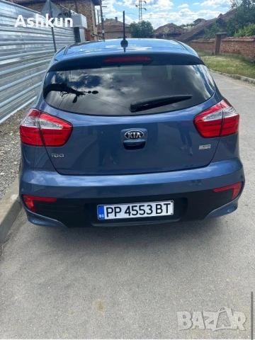 Kia Rio 1.4 Бензин - 2015, снимка 3 - Автомобили и джипове - 54875385