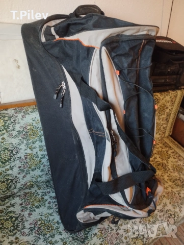 Продавам много голям сак на колелца. , снимка 3 - Сакове - 54178440