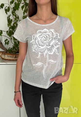 Дамскат тениска DIVIDED by H&M 