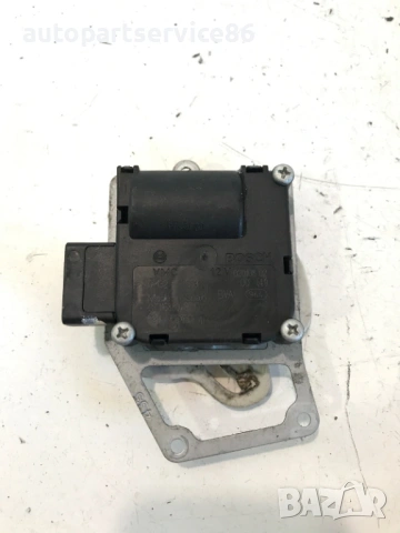 Моторче за клапа на парното Bosch за Audi A8 D3 4.2 Tdi (2008) 0132801369