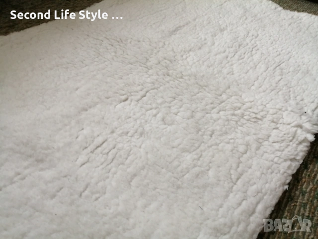 Бял пухкав килим 150 см х 85 см, снимка 2 - Декорация за дома - 54247462