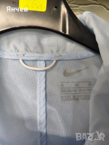 Горнище ветровка Nike  13-15 или S, снимка 3 - Детски анцузи и суичери - 55001880