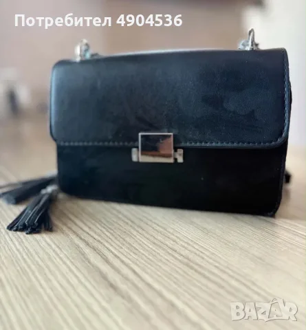 Елегантна черна дамска чанта с верижка – отлично състояние