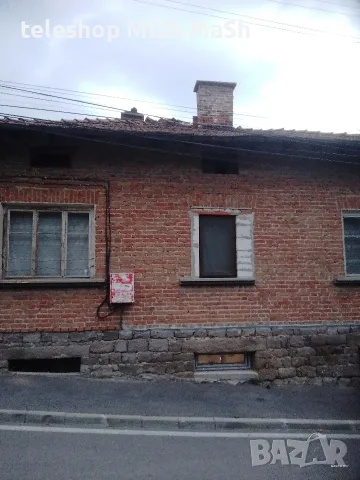 Продавам двуетажна масивна къща с двор от собственик, снимка 8 - Къщи - 55402613