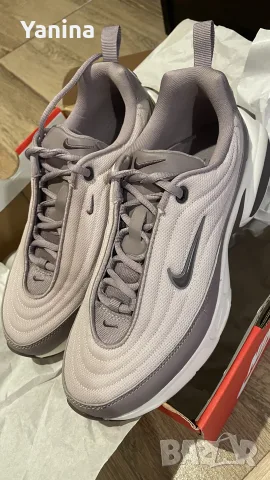 Маратонки Nike лилави