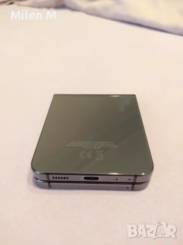 Samsung Z Flip 5 256GB carbon grey, снимка 4 - Samsung - 55629033