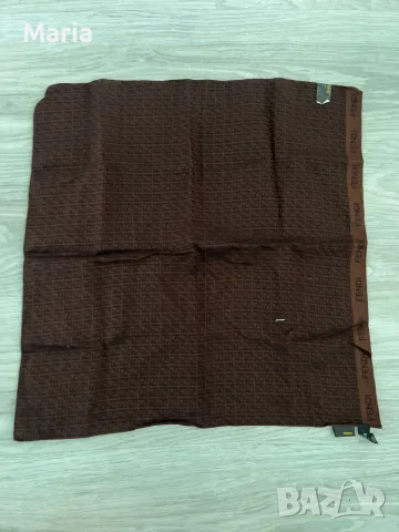 Шал Fendi кафяв монограм двулицев памук Made in Japan, снимка 3 - Други - 55479435