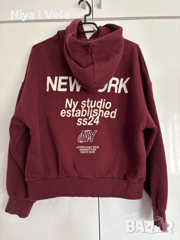 Червено худи Bershka, снимка 2 - Суичъри - 55167289