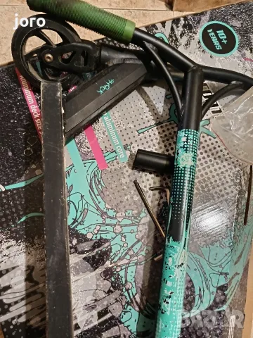 тротинетка за трикове scooter shock, снимка 9 - Скейтборд, ховърборд, уейвборд - 55302009