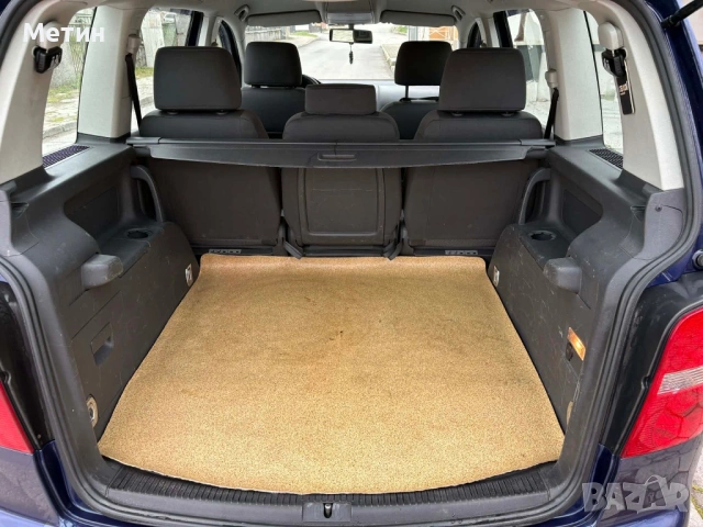 Volkswagen Touran, снимка 8 - Автомобили и джипове - 54115115