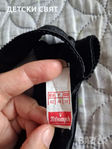 Дамско бельо Triumph с лъскав ефект, снимка 3 - Бельо - 54715233