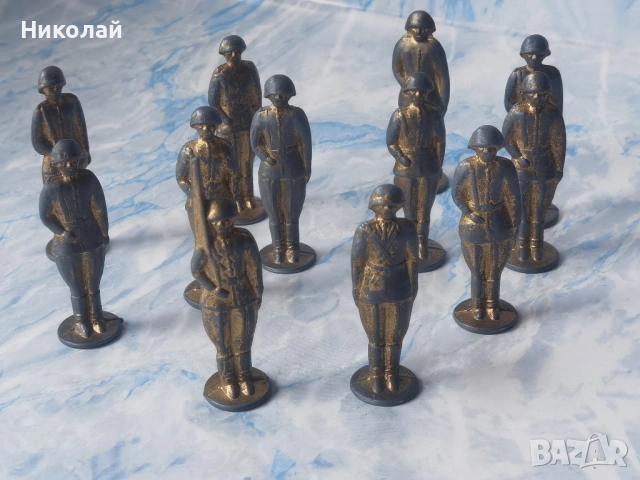 Лот 12 Броя Съветски Оловни Войничета, снимка 7 - Антикварни и старинни предмети - 54427209