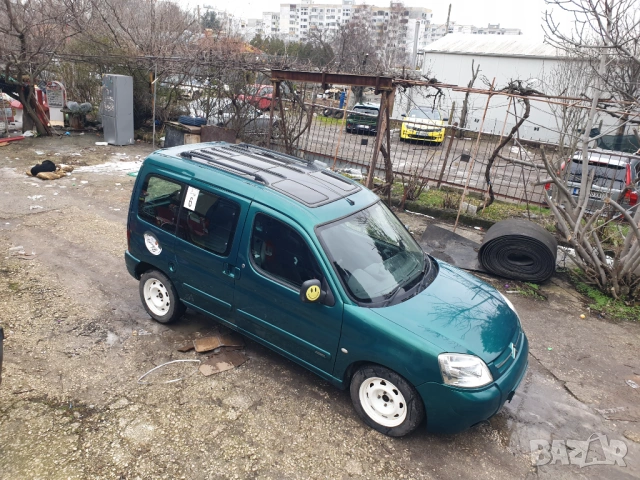 Peugeot Partner Citroen Berlingo преден капак цвят KRZD, снимка 2 - Части - 53986539