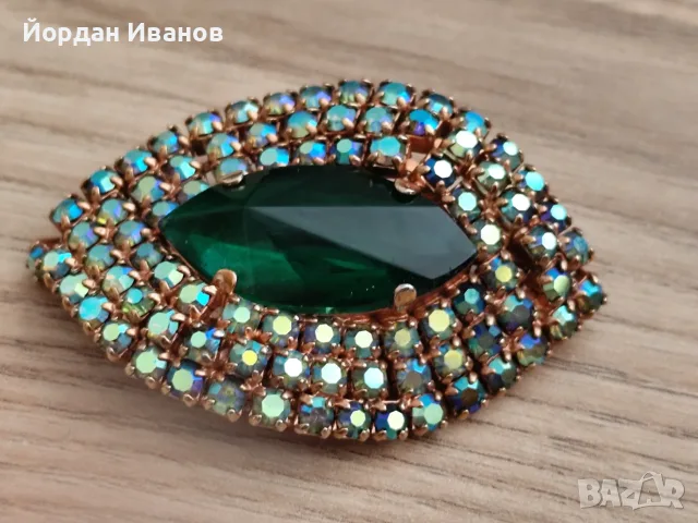Старинна чешка брошка 