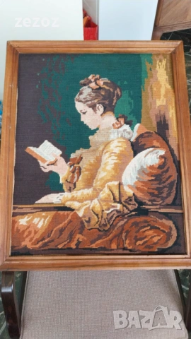 Гоблен "Момиче с книга"