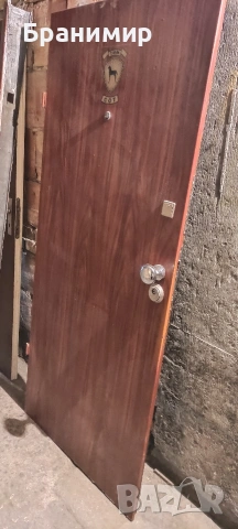 Метална входна врата 