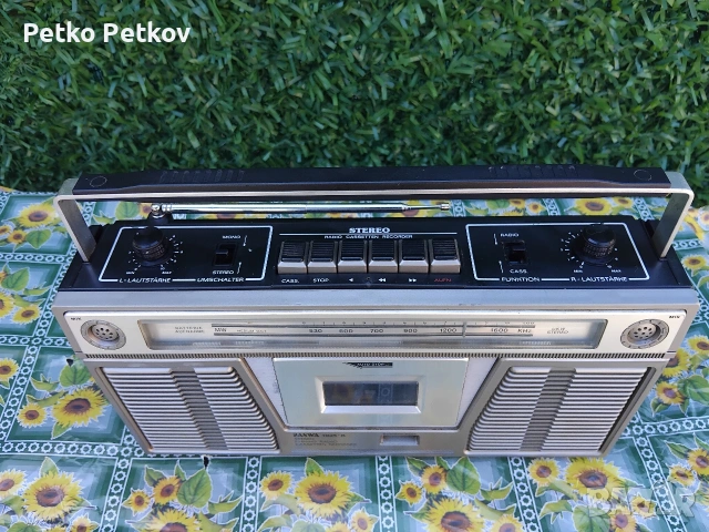 Продавам Ретро Касетофон ( SANWA 7025 -B JAPAN 1979) , снимка 2 - Радиокасетофони, транзистори - 54571771
