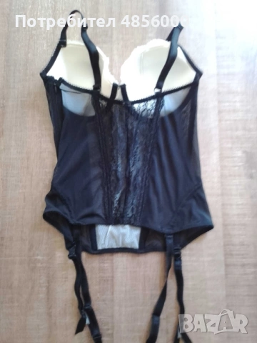 Victoria's Secret корсет със жартиери, снимка 2 - Корсети, бюстиета, топове - 54954526
