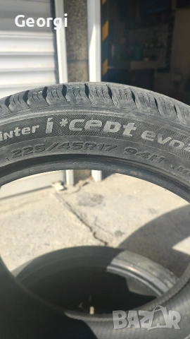 Зимни гуми 225/45 R17, снимка 3 - Гуми и джанти - 54458801