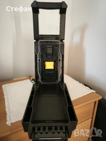Радио Makita DMR114 , снимка 6 - Радиокасетофони, транзистори - 54982086