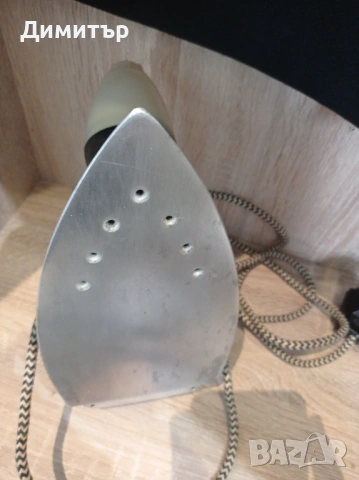 Руска ютия с функция за пара 1000W, снимка 3 - Ютии - 54154489