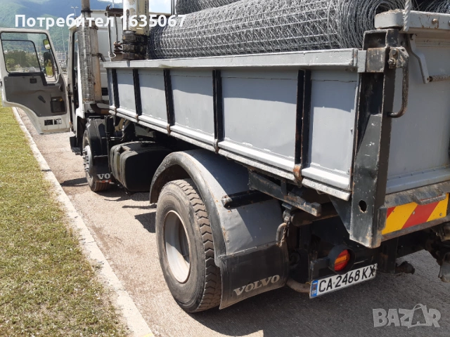 ПРОДАВА СЕ volvo fl7 три странен самосвал с кран  1990 г, снимка 6 - Камиони - 54718807