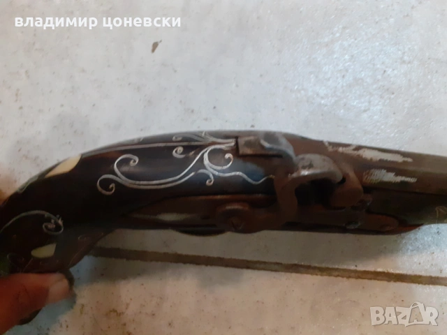 Красив кремъчен пистолет,пищов с украса от седеф и сребърни набивки,механизма зарежда и щрака, снимка 7 - Колекции - 54381428