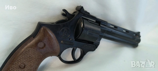 Колекционерски револвер с капси Colt Python (12 капси) – Рядък модел, МЕТАЛЕН, New Old Stock (NOS), снимка 3 - Колекции - 55175389