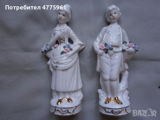 Чифт порцеланови фигури 21см.
