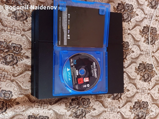 PS4 Конзола + 2 игри и всички нужни кабели, снимка 3 - PlayStation конзоли - 54106066